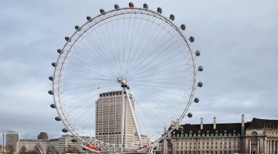 重拳整治电动车乱停乱放